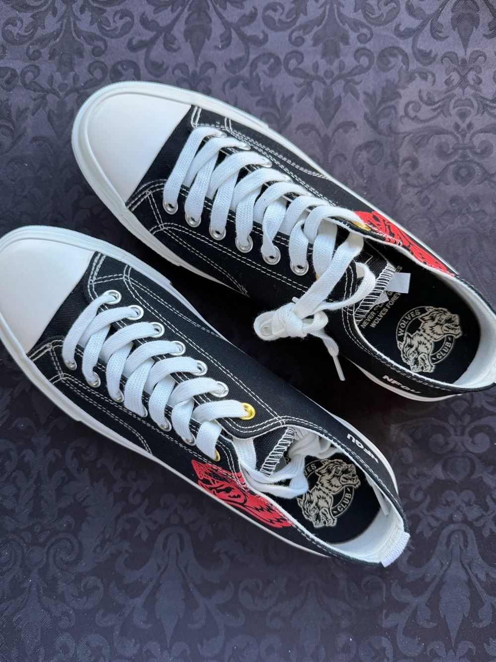 Darc Sport W1-DIOS Wolves Forever NFGU Black Red Shoes Men’s 11 Women’s 13 NIB